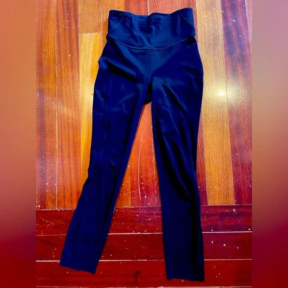 Lululemon Black Base Pace High-Rise Crop 23” - Picture 1 of 2